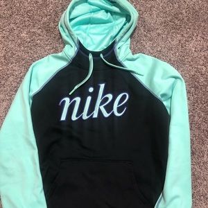 Nike sweatshirt size medium